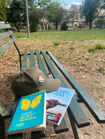 Libri migranti sulle panchine del borgo!